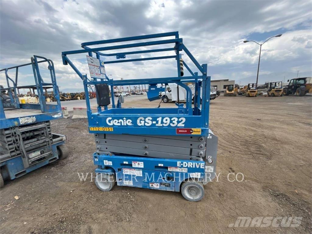 Genie GS1932 가위형 리프트