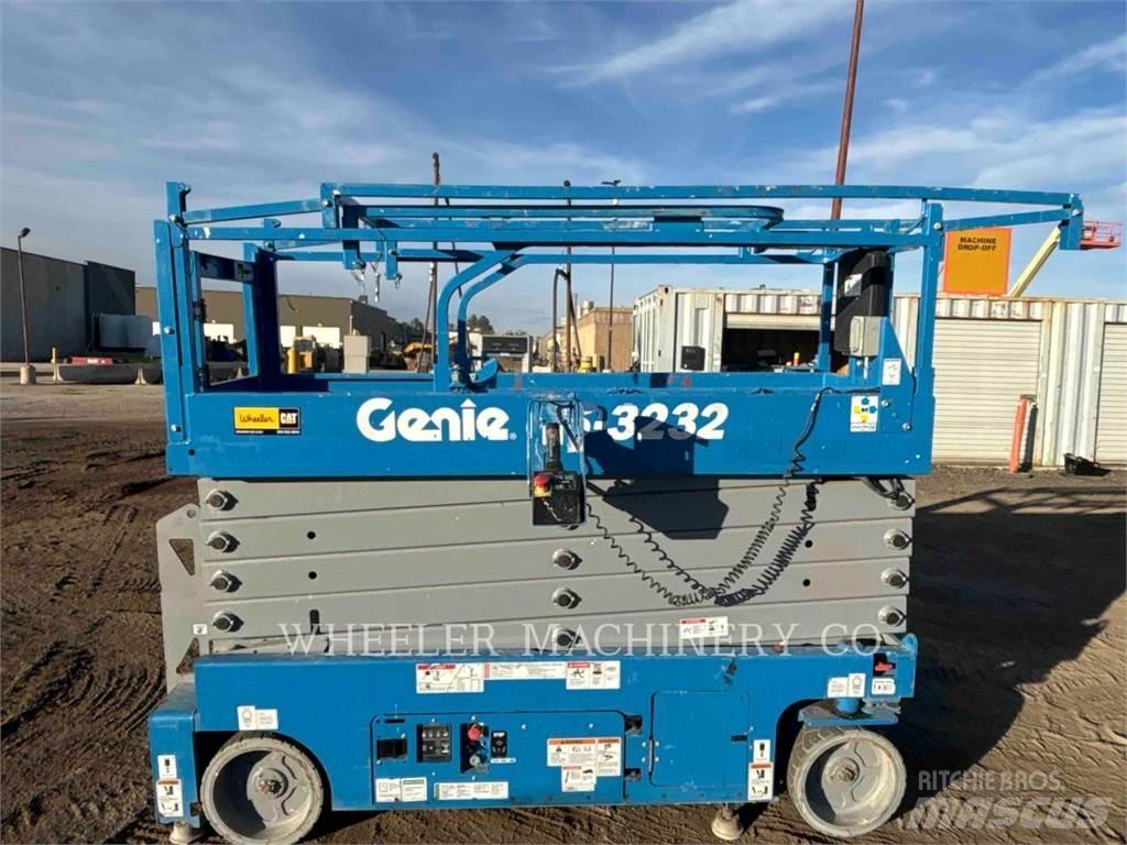 Genie GS3232 가위형 리프트