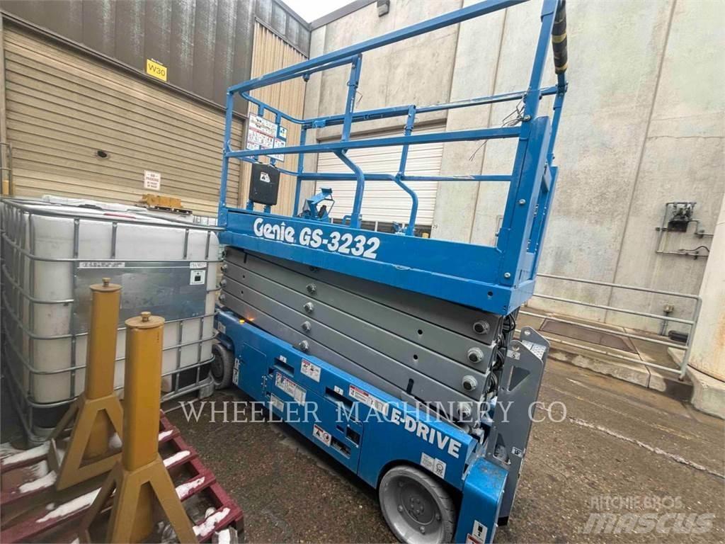 Genie GS3232 가위형 리프트