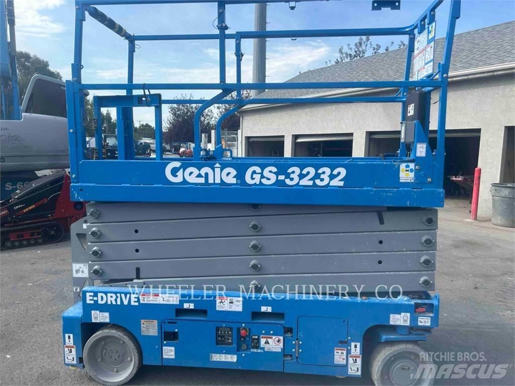 Genie GS3232 가위형 리프트
