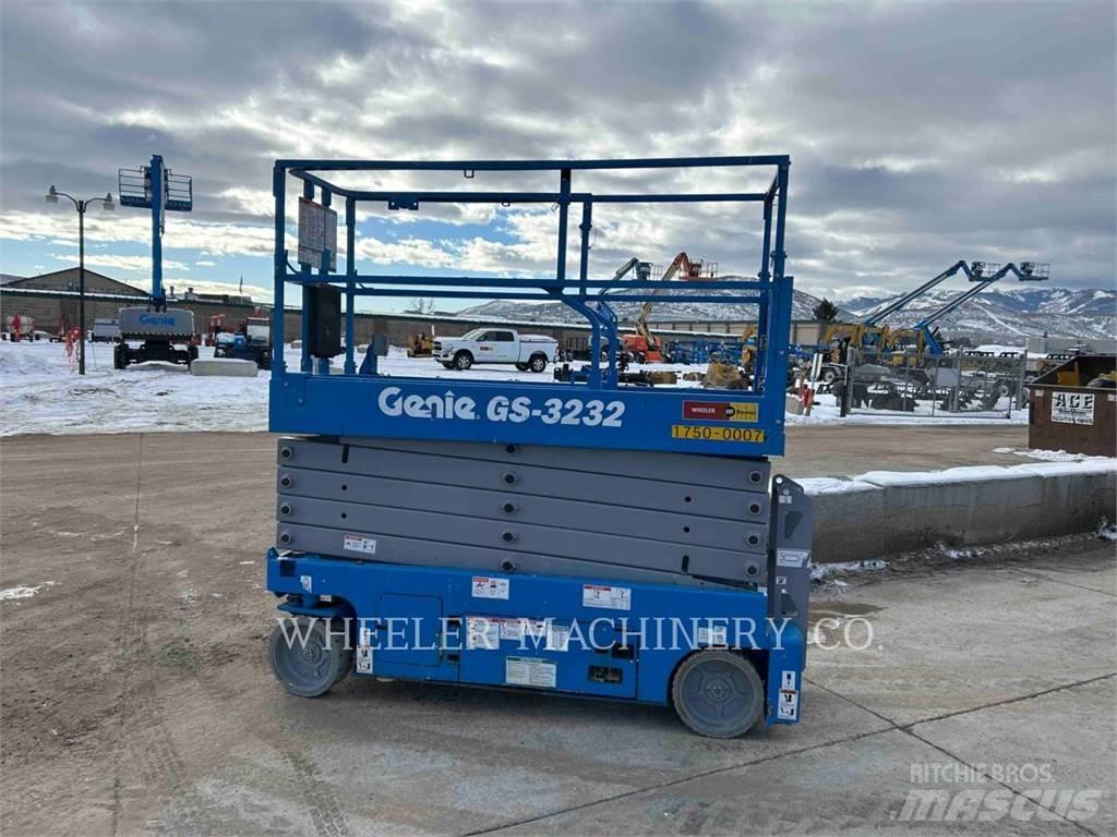 Genie GS3232 가위형 리프트