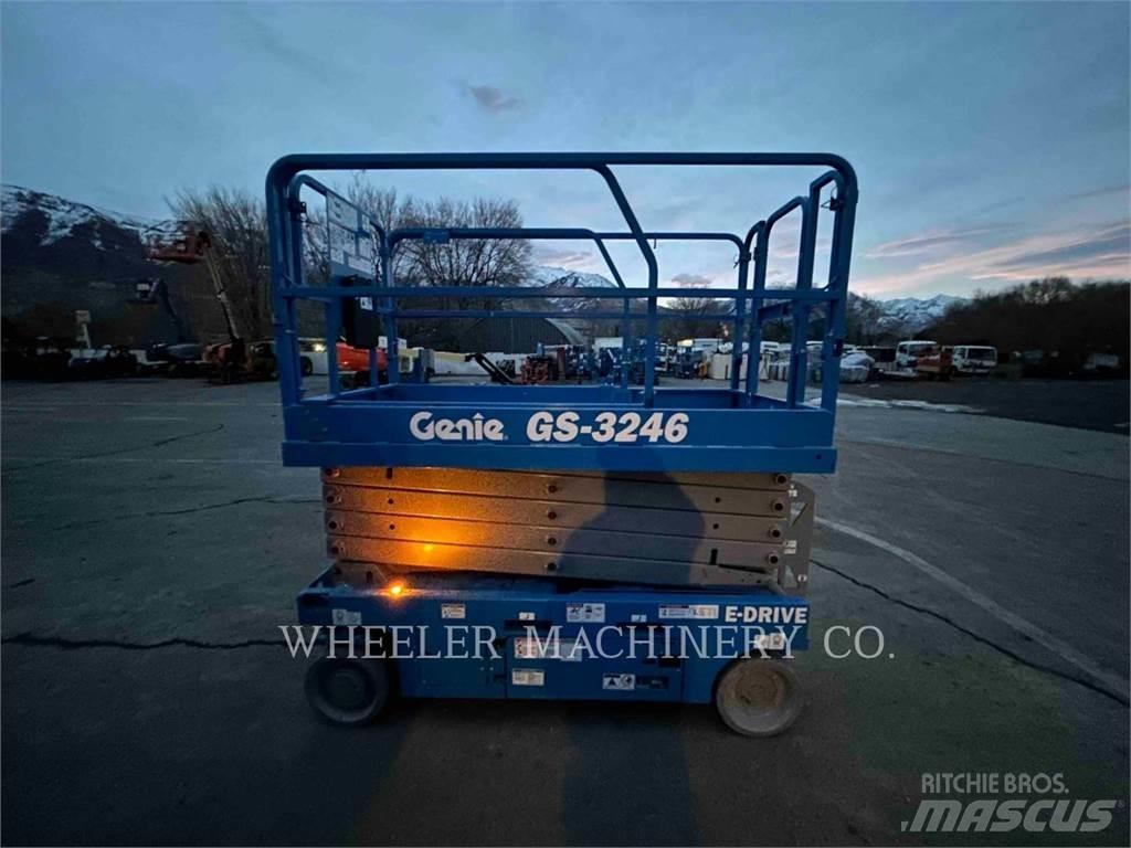 Genie GS3246 가위형 리프트