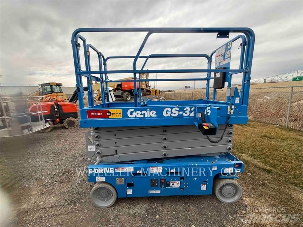 Genie GS3246 가위형 리프트