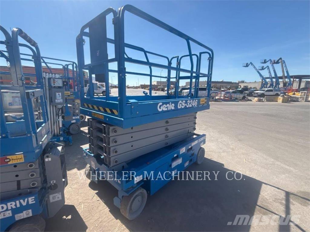 Genie GS3246 가위형 리프트