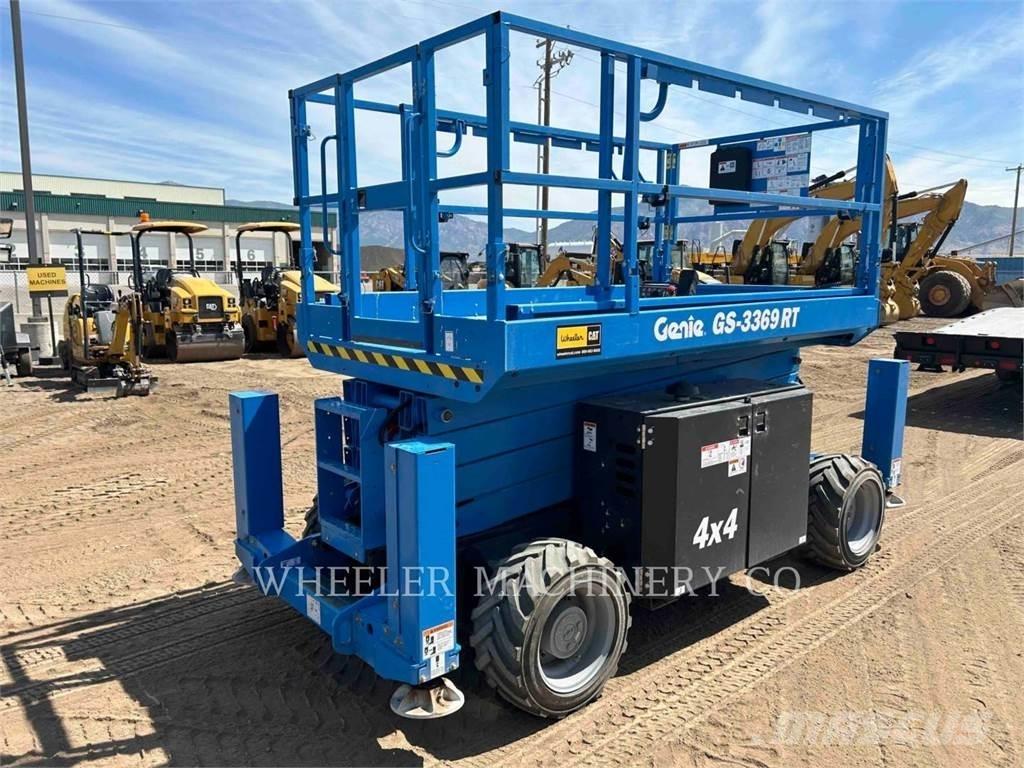 Genie GS3369 RT 가위형 리프트