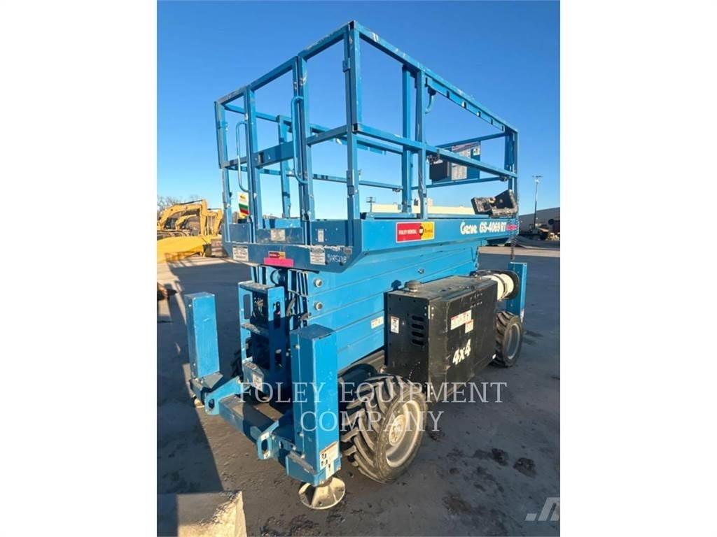 Genie GS4069RTGO 가위형 리프트
