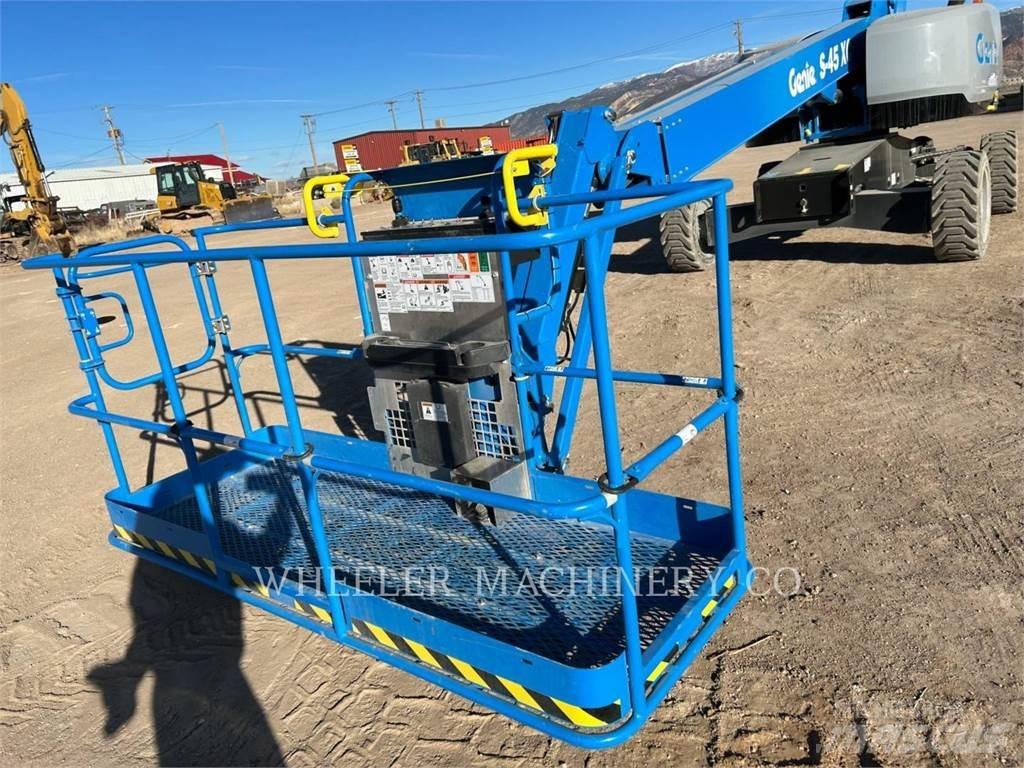 Genie S45XC 관절형 전동이동 리프트
