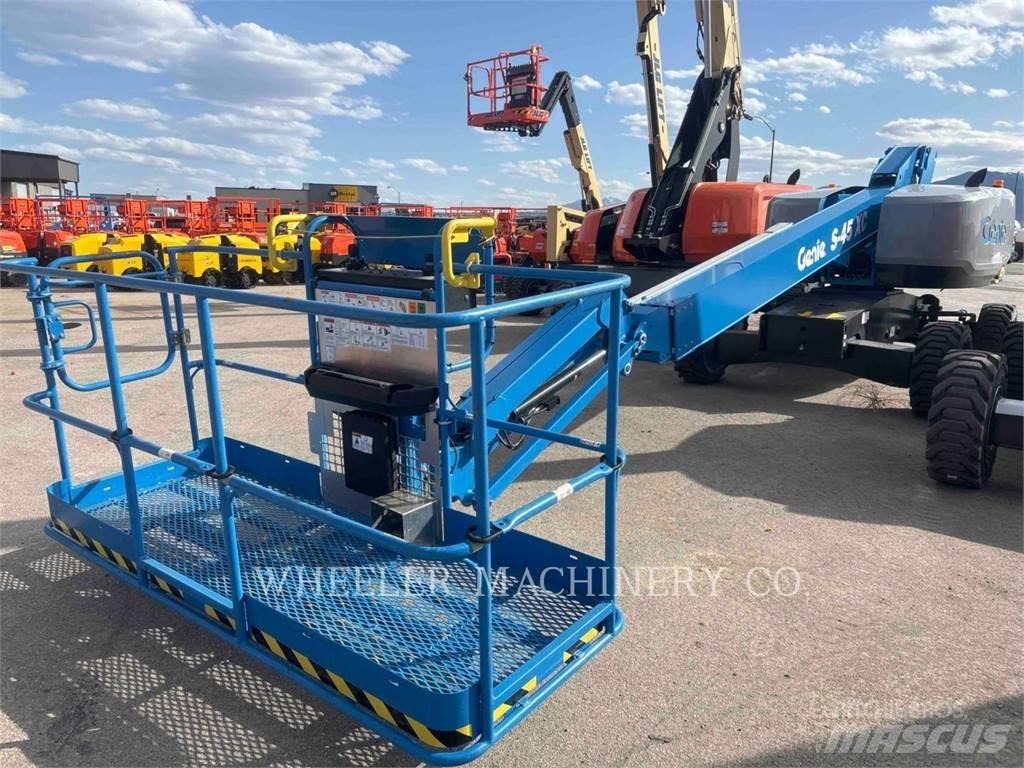 Genie S45XC 관절형 전동이동 리프트