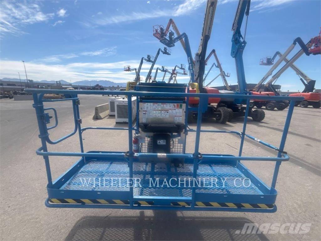 Genie S45XC SP 관절형 전동이동 리프트