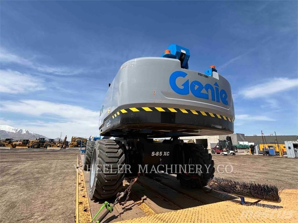 Genie S85XC 관절형 전동이동 리프트