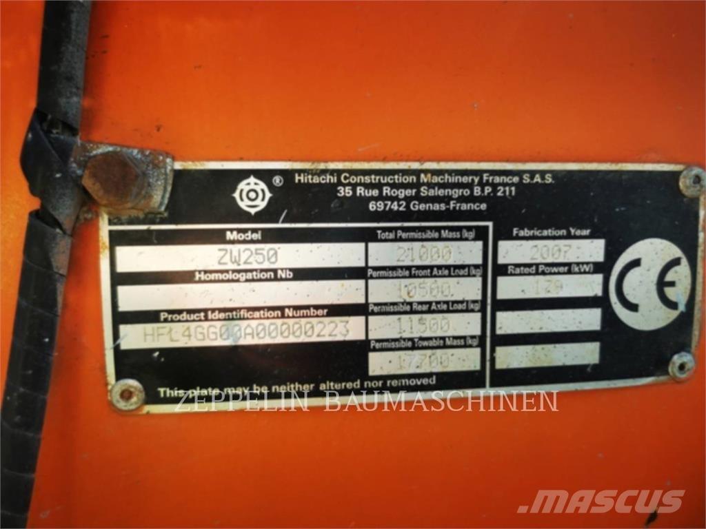 Hitachi ZW250  휠로우더