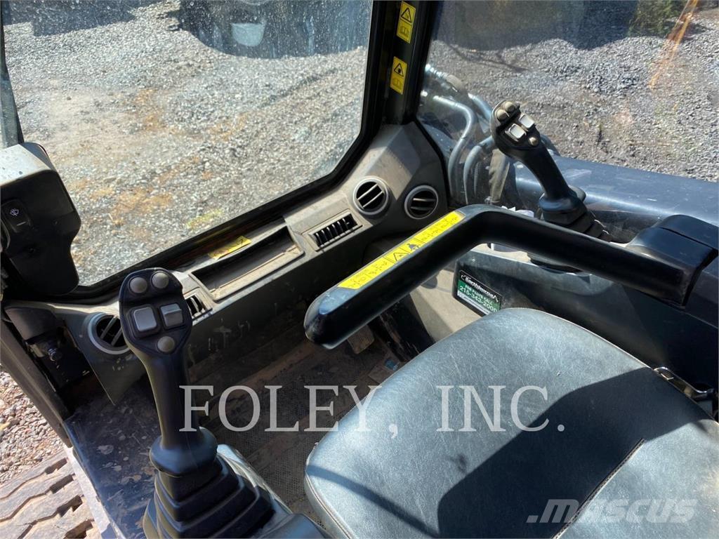 JCB 300TT4 궤도식 로우더