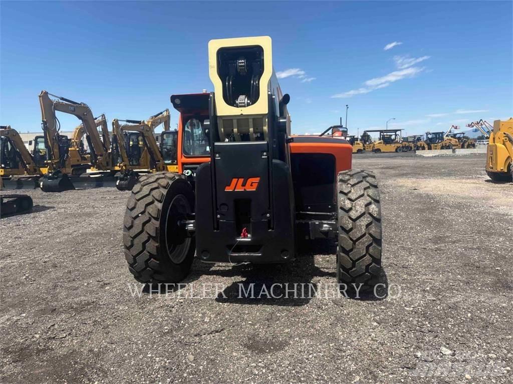 JLG 1055 텔러 핸들러