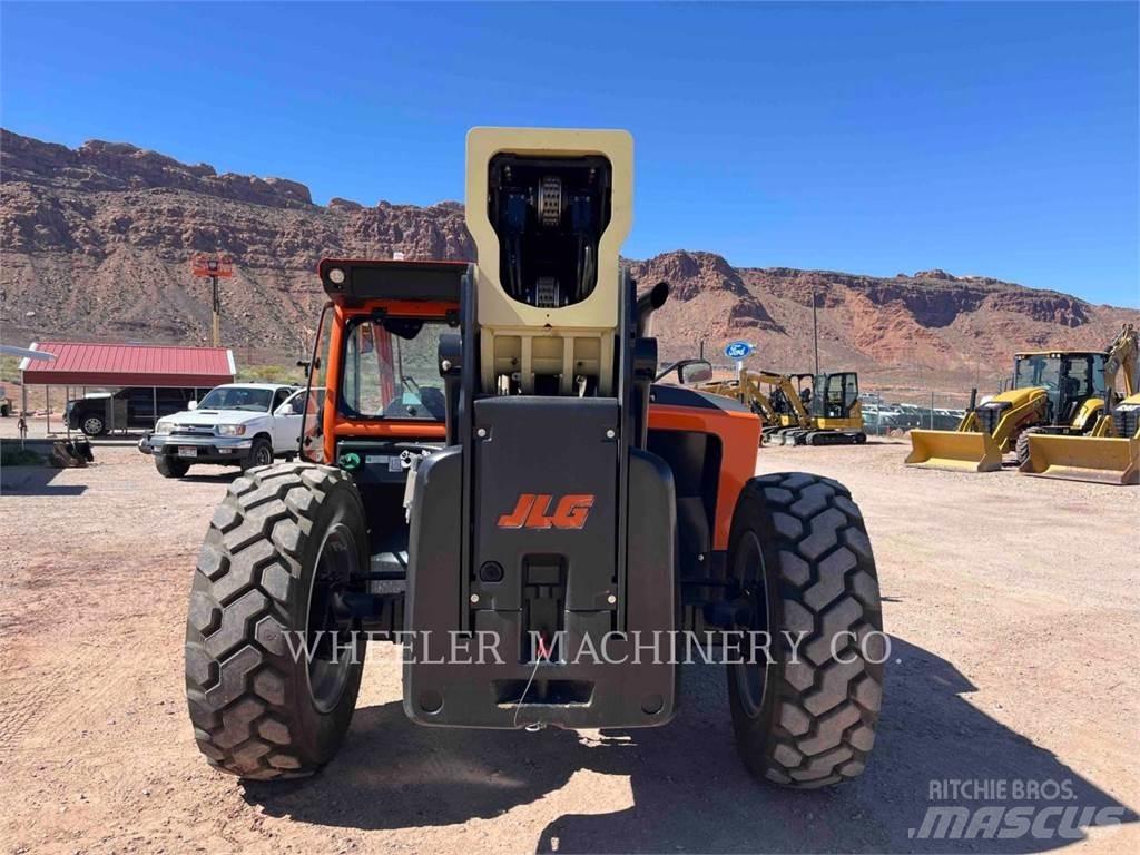 JLG 1055 텔러 핸들러