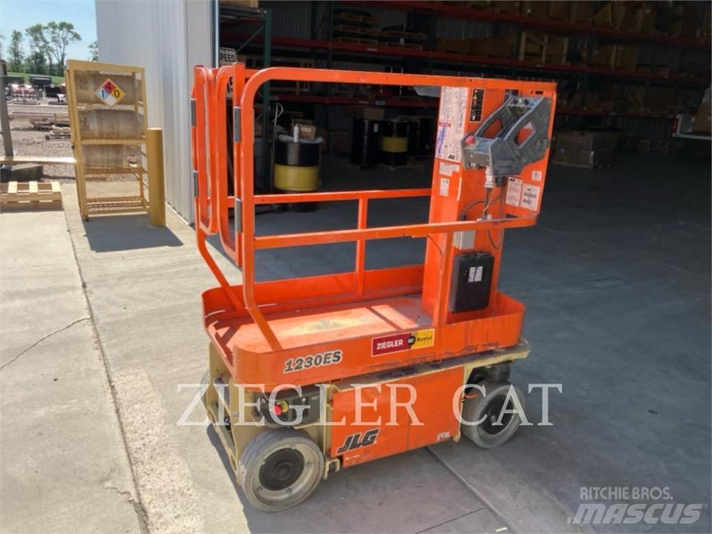 JLG 1230ES 가위형 리프트