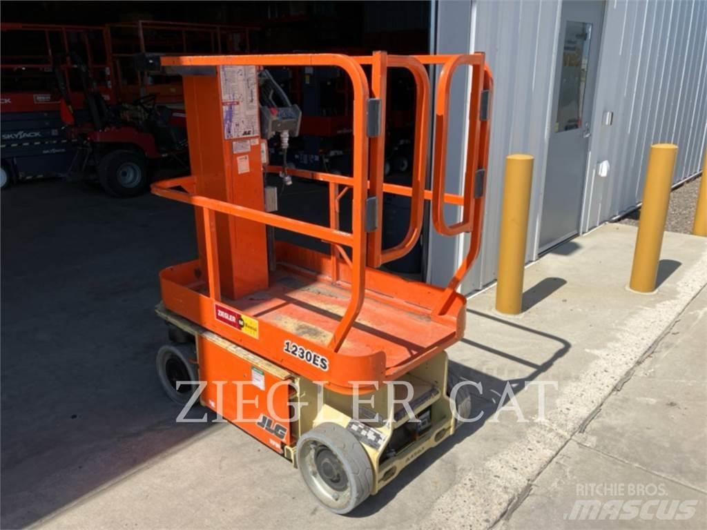 JLG 1230ES 가위형 리프트