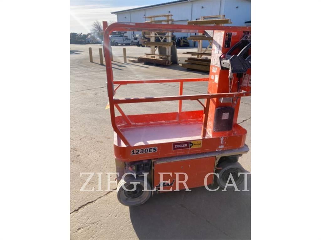 JLG 1230ES 가위형 리프트