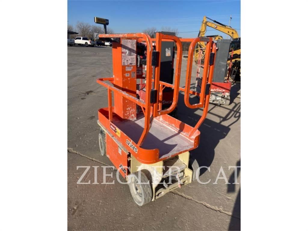 JLG 1230ES 가위형 리프트