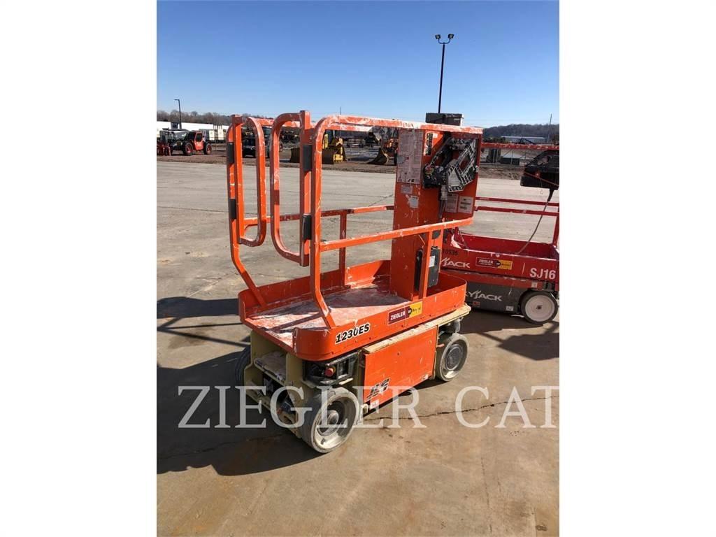 JLG 1230ES 가위형 리프트