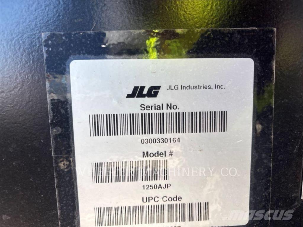 JLG 1250AJP 관절형 전동이동 리프트