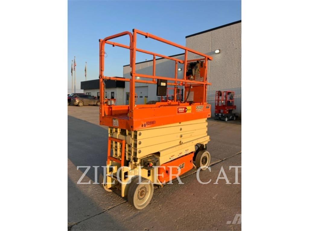 JLG 2632ES 가위형 리프트