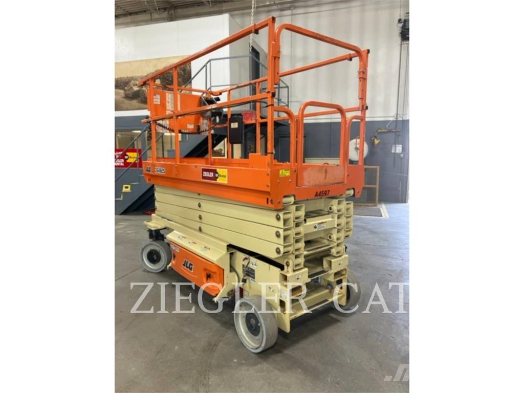 JLG 2646ES 가위형 리프트