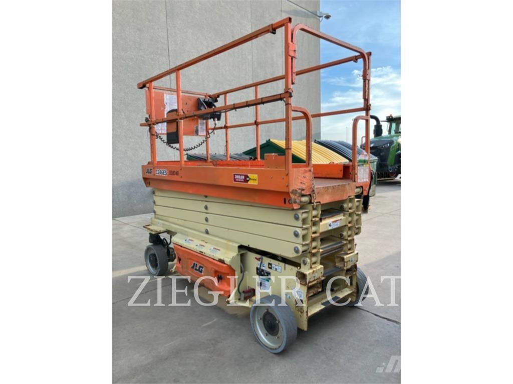 JLG 3246ES 가위형 리프트