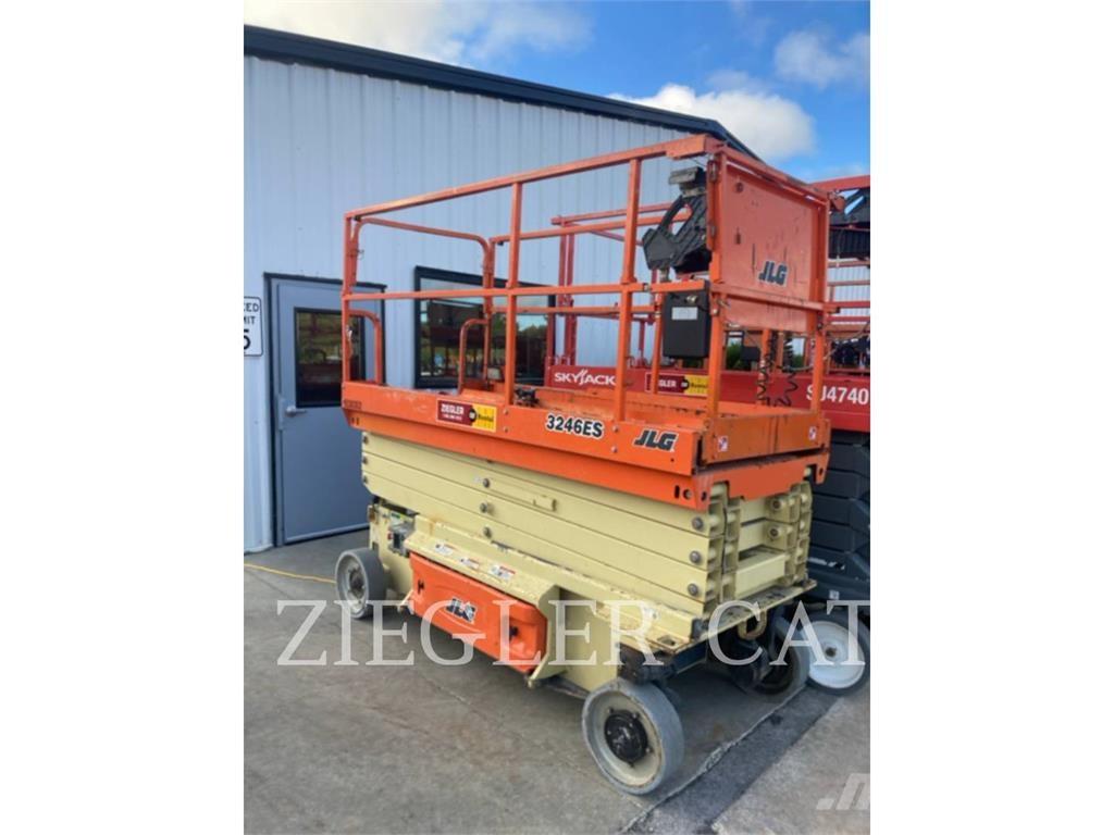 JLG 3246ES 가위형 리프트