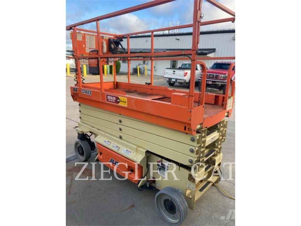 JLG 3246ES 가위형 리프트