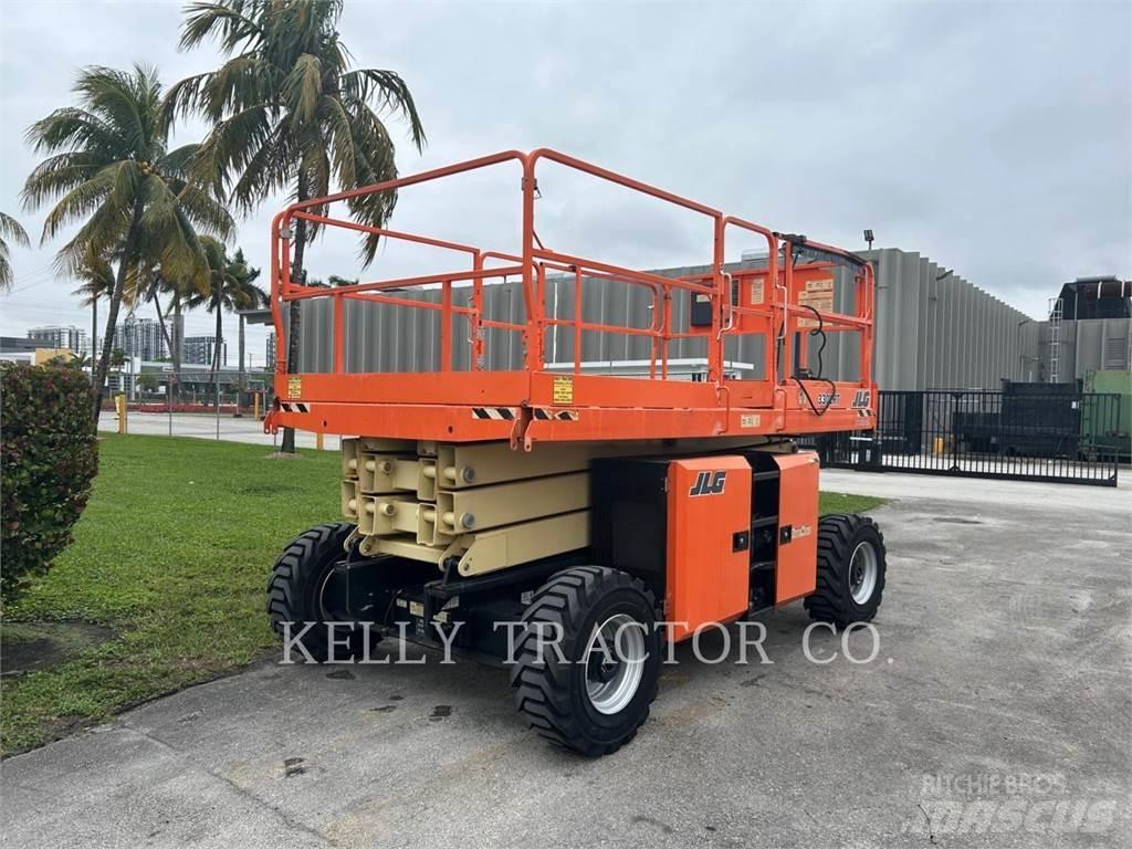 JLG 330LTR 가위형 리프트
