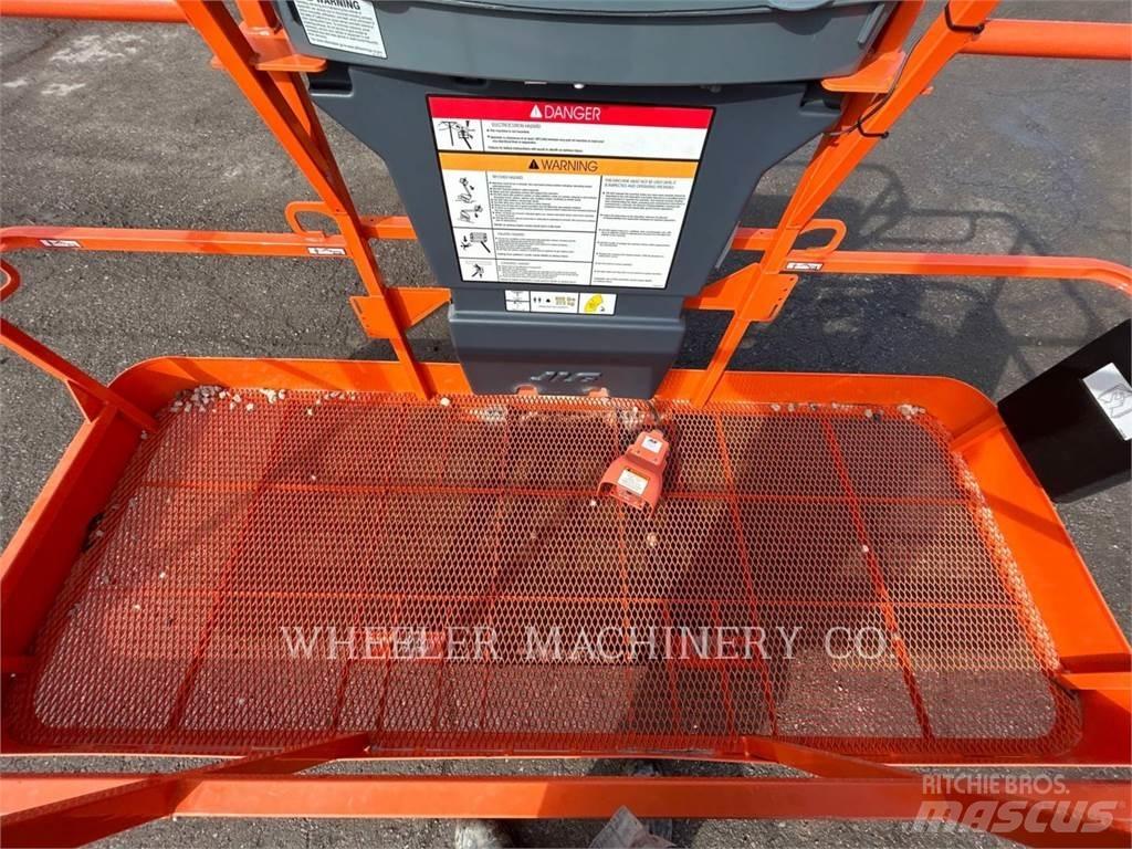 JLG 460SJ 관절형 전동이동 리프트