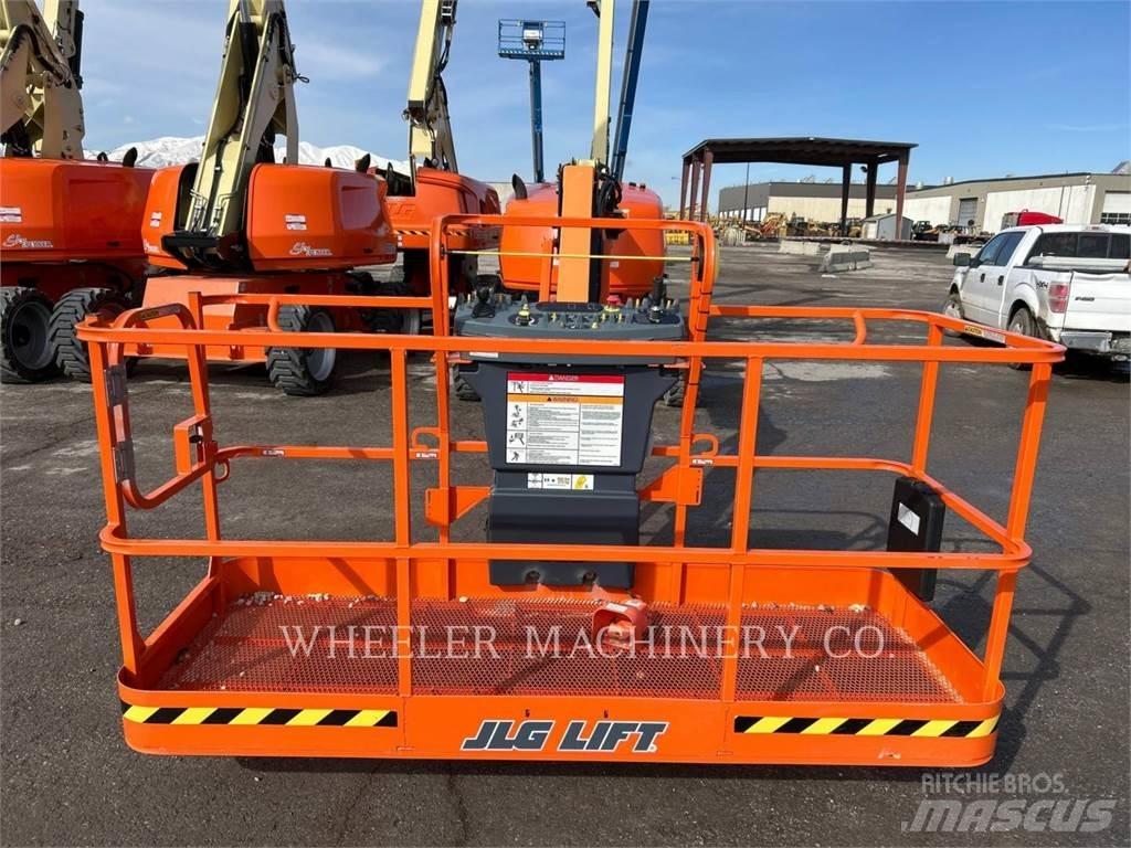 JLG 460SJ 관절형 전동이동 리프트