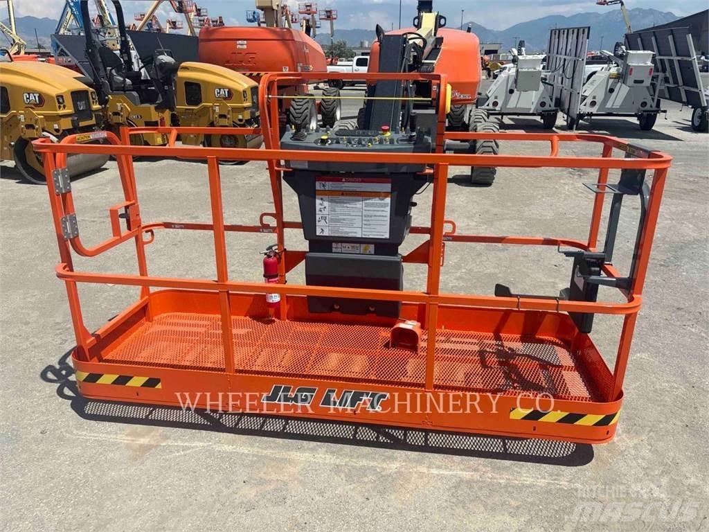 JLG 460SJ SP 관절형 전동이동 리프트