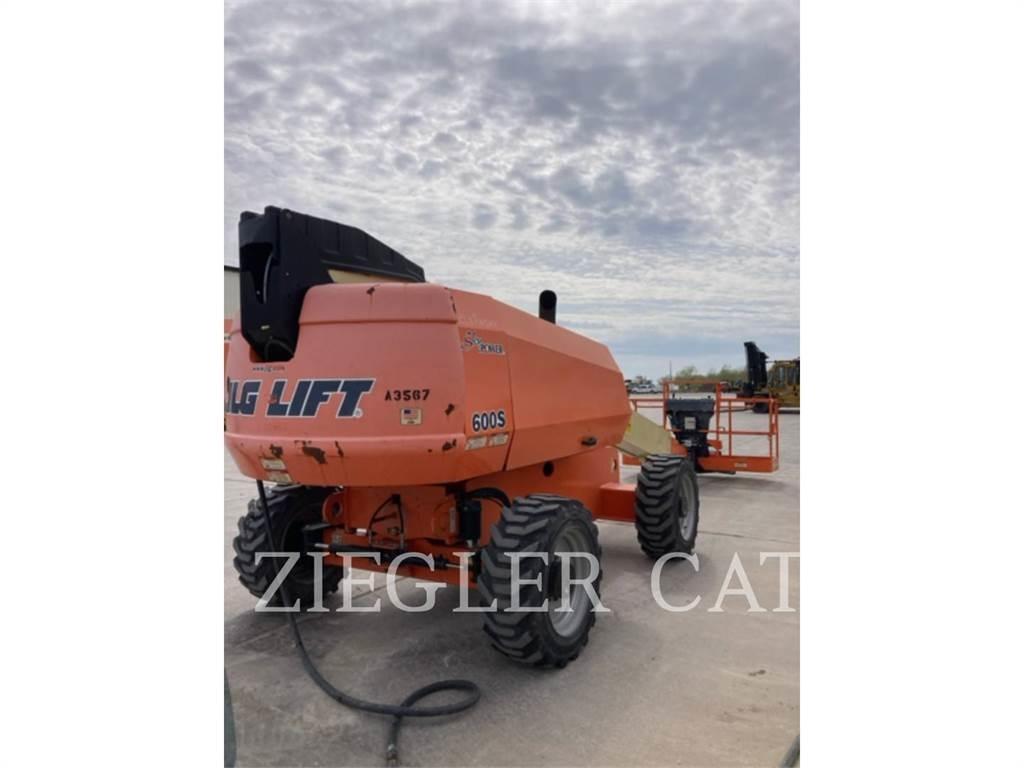 JLG 600S 관절형 전동이동 리프트