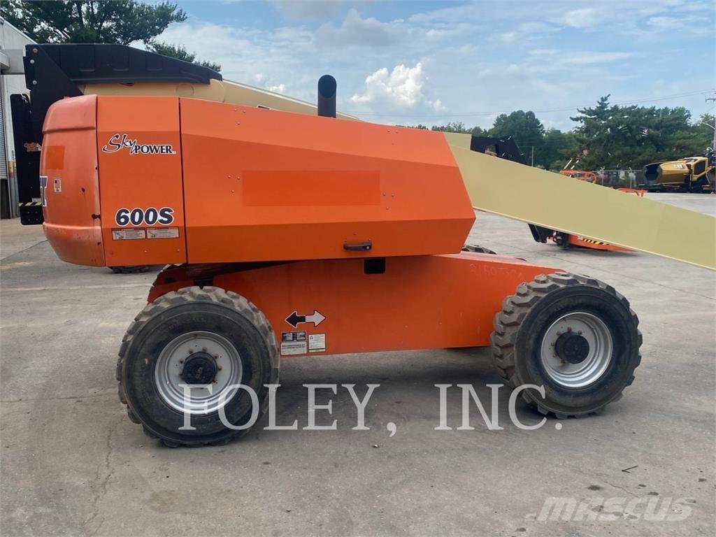 JLG 600S 관절형 전동이동 리프트