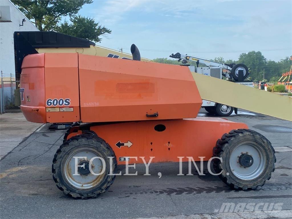 JLG 600S 관절형 전동이동 리프트