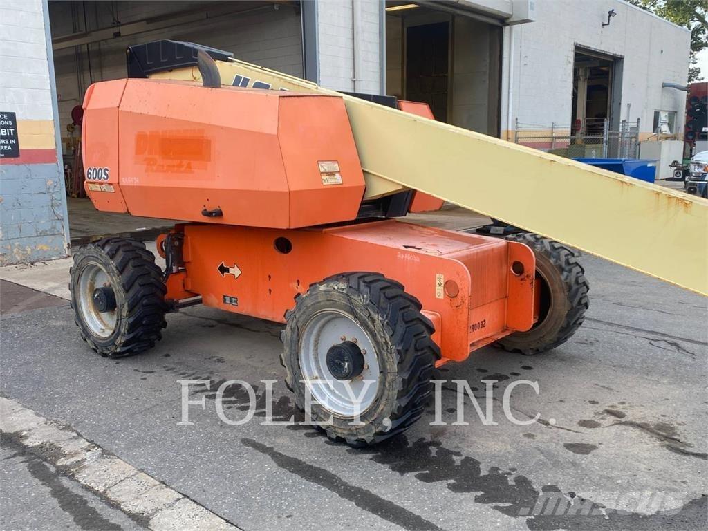 JLG 600S 관절형 전동이동 리프트