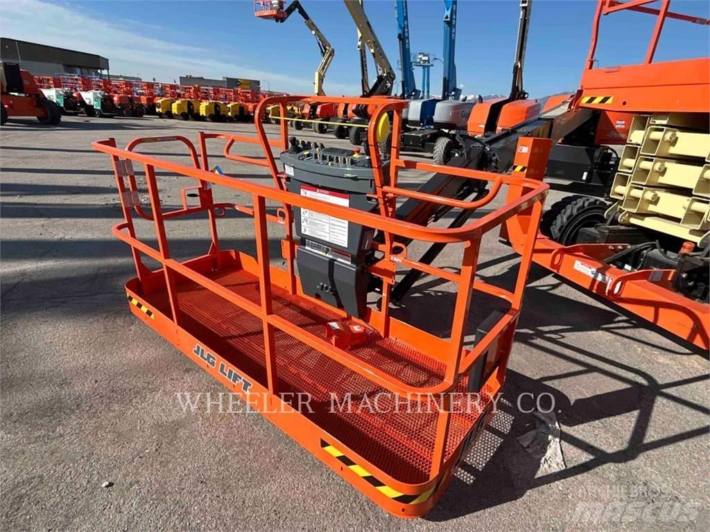JLG 660SJ 관절형 전동이동 리프트
