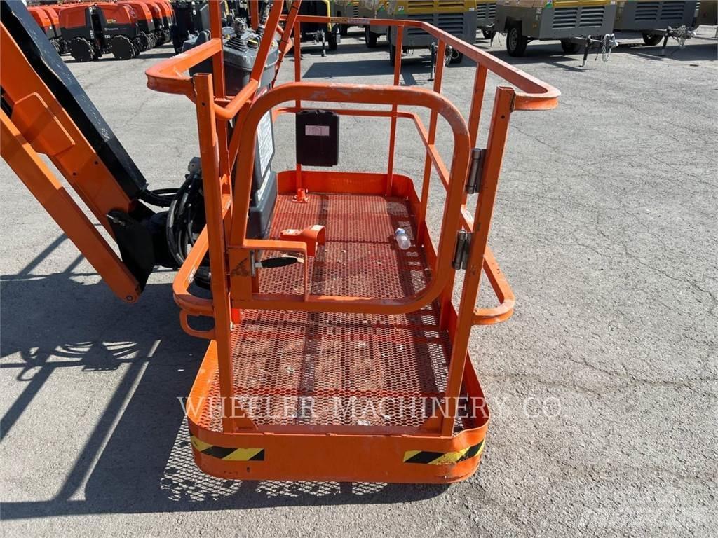 JLG 660SJ SP 관절형 전동이동 리프트