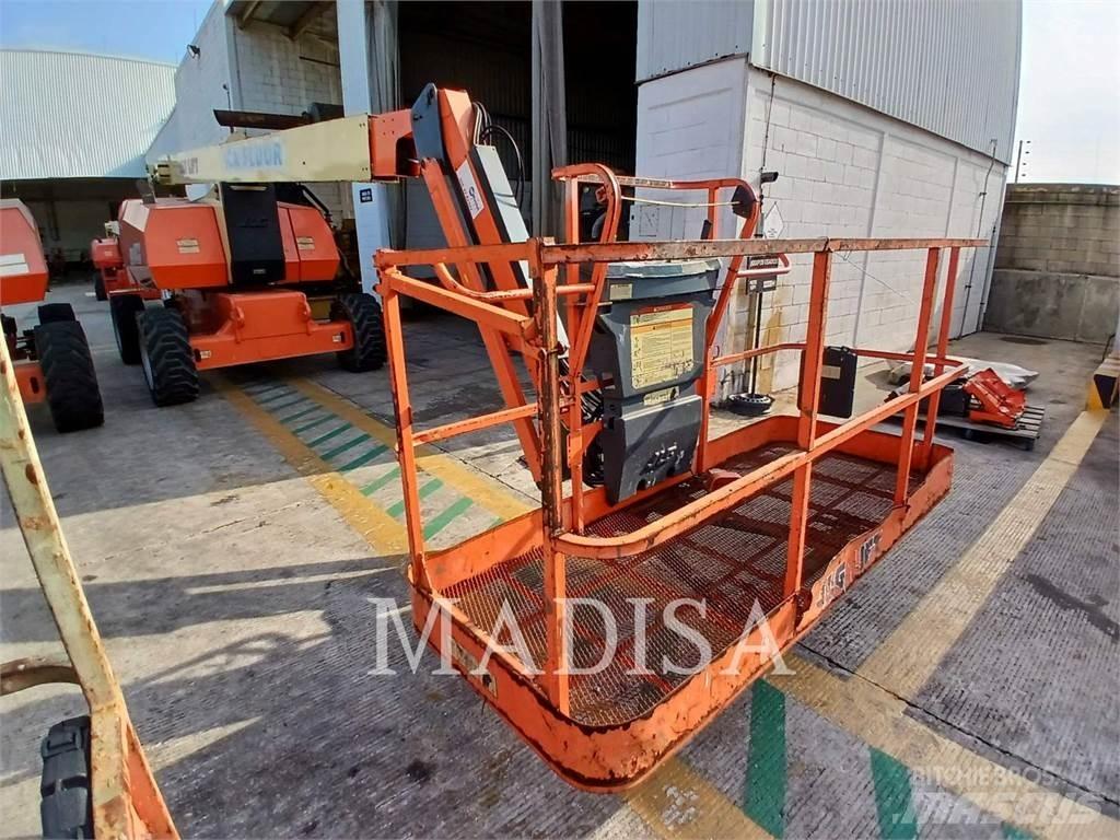 JLG 800 AJ 관절형 전동이동 리프트