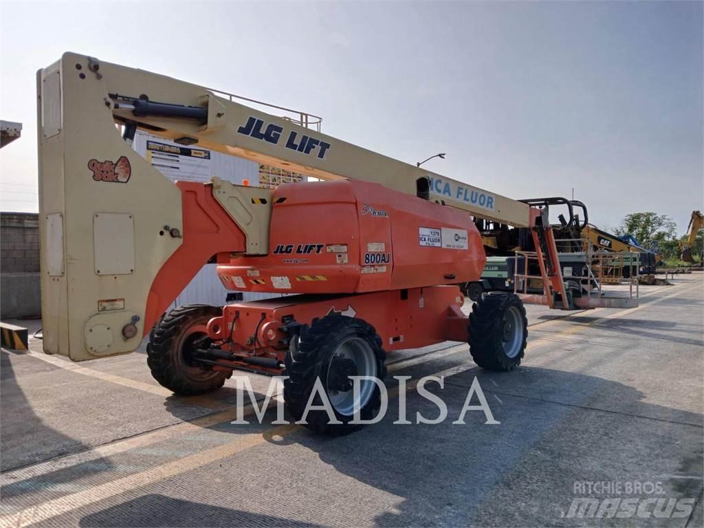 JLG 800 AJ 관절형 전동이동 리프트