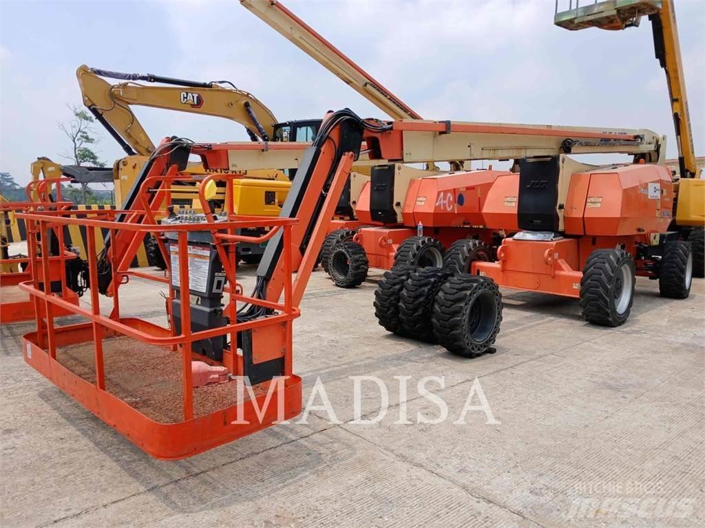 JLG 800 AJ 관절형 전동이동 리프트