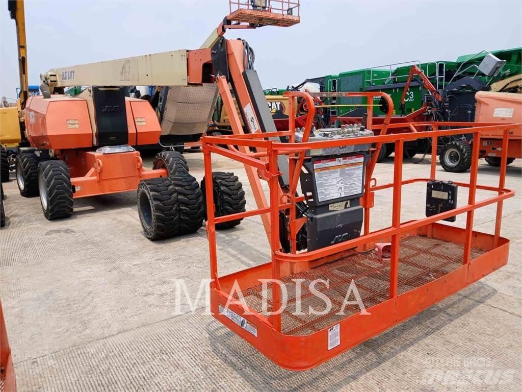 JLG 800 AJ 관절형 전동이동 리프트