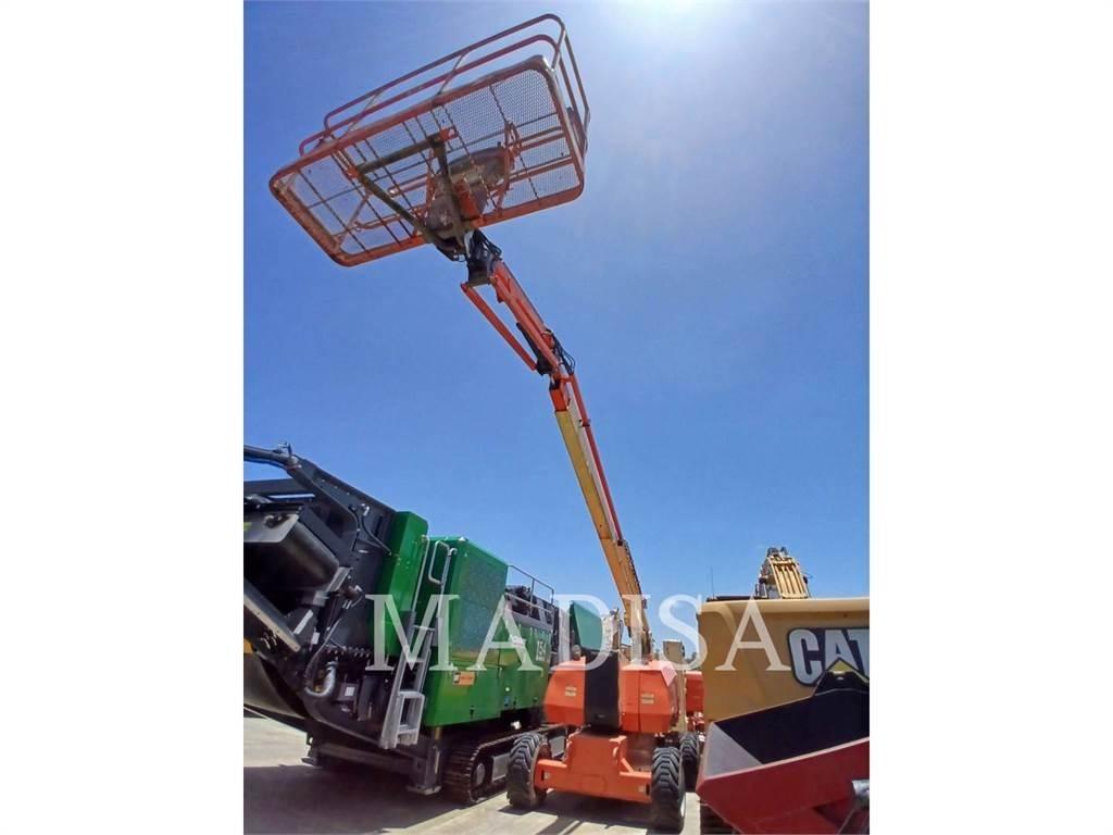 JLG 800 AJ 관절형 전동이동 리프트