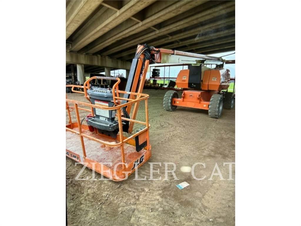 JLG 800AJ 관절형 전동이동 리프트