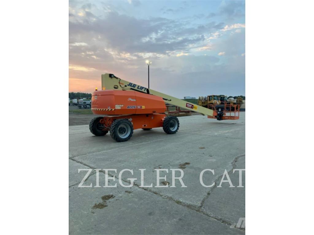 JLG 800S 관절형 전동이동 리프트