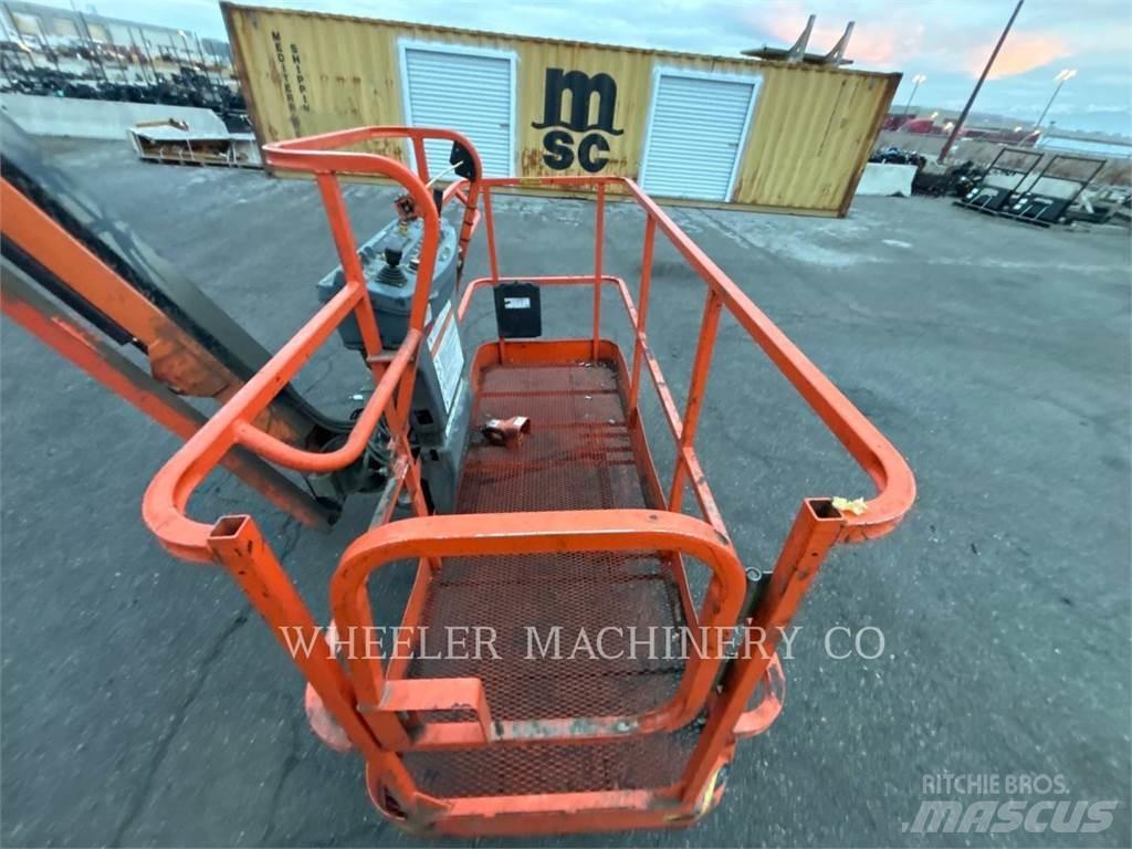 JLG 860SJ 관절형 전동이동 리프트