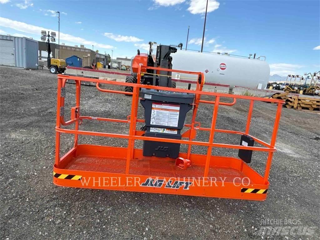 JLG 860SJ 관절형 전동이동 리프트
