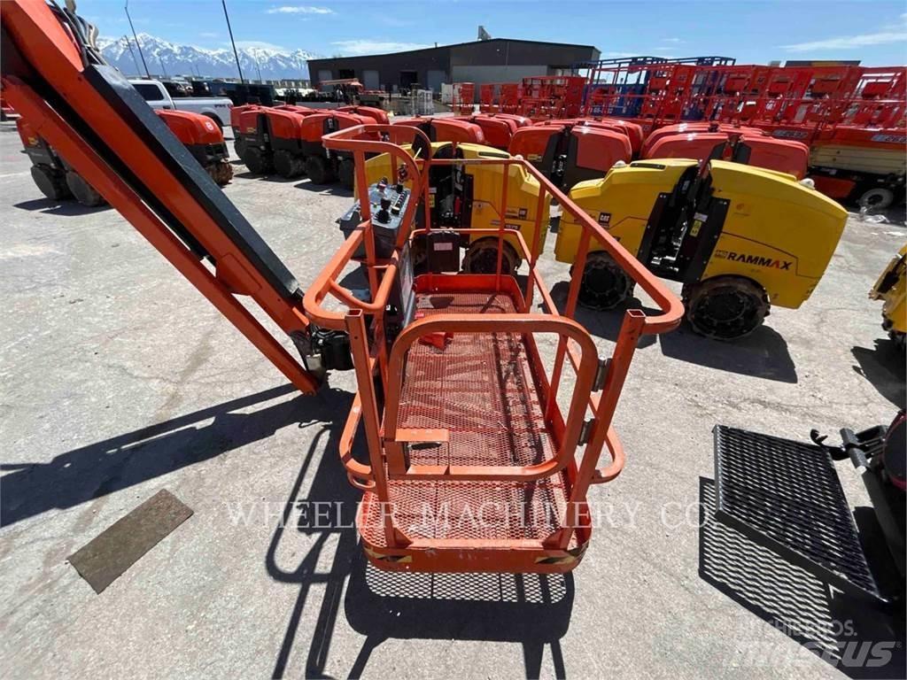 JLG 860SJ SP 관절형 전동이동 리프트