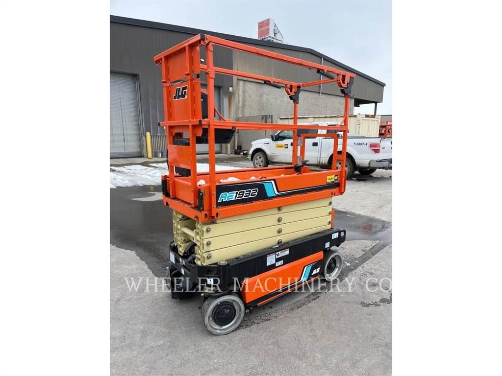 JLG AE1932 가위형 리프트